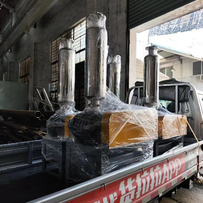 不銹鋼羅茨風機發貨中